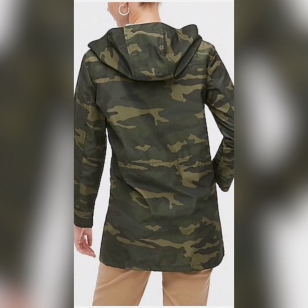 J. Crew Green Camouflage Water Proof Jacket Size Small - Picture 2 of 14